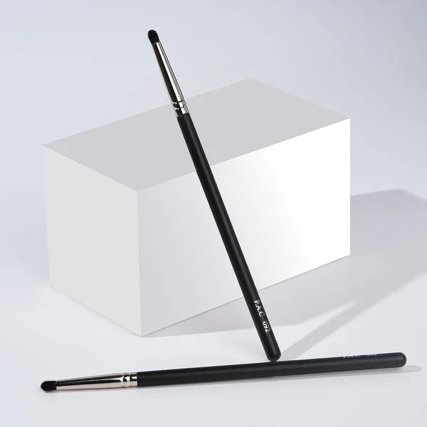 PAC Eyeshadow Blending Brush 092