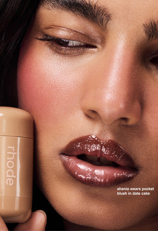 Rhode pocket blush The natural flush